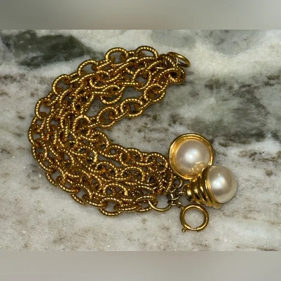 Vintage Chunky Gold Tone Faux Pearl Charm Dangle bracelet - Picture 7 of 12
